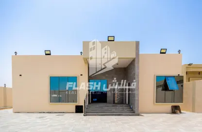 Villa - 4 Bedrooms - 5 Bathrooms for rent in Al Qusaidat - Ras Al Khaimah