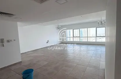 شقة - 3 غرف نوم - 3 حمامات للايجار في لؤلؤة المجاز - المجاز 2 - المجاز - الشارقة شقة - 3 غرف نوم - 3 حمامات للايجار في لؤلؤة المجاز - المجاز 2 - المجاز - الشارقة