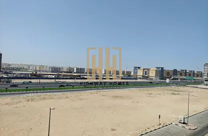 شقة - 1 حمام للايجار في مجمع مويلح - تجارية مويلح - الشارقة
