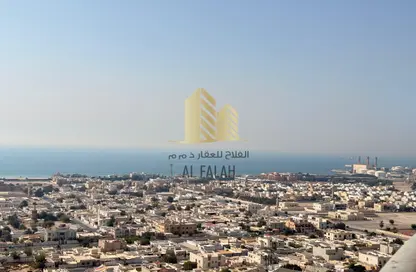 شقة - 3 غرف نوم - 5 حمامات للايجار في كورنيش البحيرة - الشارقة