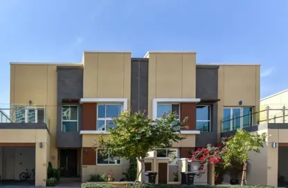 فيلا - 3 غرف نوم - 4 حمامات للايجار في لانتانا فيلا 1 - لانتانا فيلا - حديقة دبي العلميه - دبي