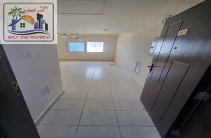 Apartment - 2 Bedrooms - 2 Bathrooms for rent in Al Khan Lagoon - Al Khan - Sharjah