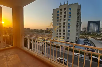 Apartment - 1 Bedroom - 1 Bathroom for rent in Mazaya 31 - Queue Point - Liwan - Dubai Land - Dubai