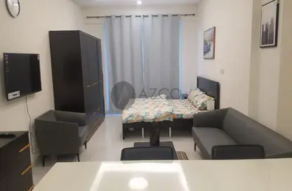 Living / Dining Room image for: Apartment - 1 Bathroom for sale in Dar Al Jawhara - Jumeirah Village Circle - Dubai, Image 1
