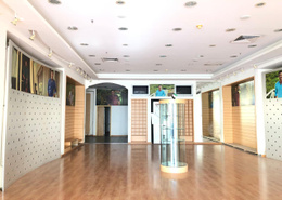 Chiller free Showroom 3000 sqft Prime location
