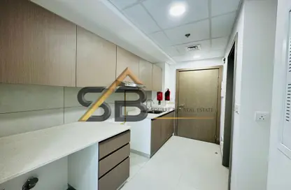 Apartment - 1 Bathroom for rent in F49 Avenue Building - Phase 3 - International City - Dubai
