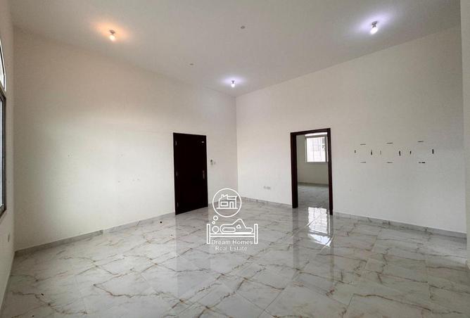 Apartment - 2 Bedrooms - 2 Bathrooms for rent in Mohamed Bin Zayed City - Abu Dhabi
