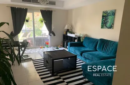 Villa - 2 Bedrooms - 2 Bathrooms for rent in Springs 14 - The Springs - Dubai