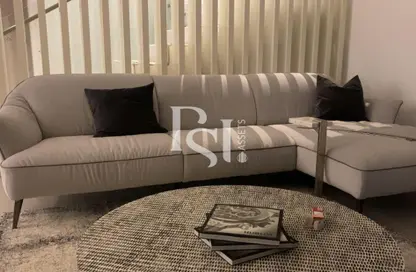 Living Room image for: Townhouse - 3 Bedrooms - 4 Bathrooms for rent in The Cedars - Yas Acres - Yas Island - Abu Dhabi, Image 1
