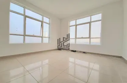شقة - 2 غرف نوم - 2 حمامات للايجار في شارع 64 ​ - النهدة - الشارقة