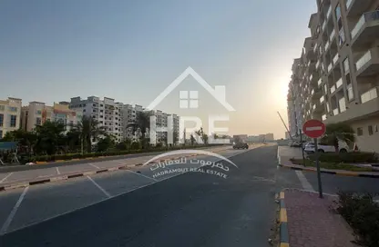 شقة - 2 غرف نوم - 3 حمامات للبيع في قرية الاميرة - الياسمين - عجمان