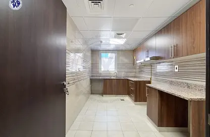 Apartment - 2 Bedrooms - 2 Bathrooms for rent in Al Muroor Tower - Muroor Area - Abu Dhabi