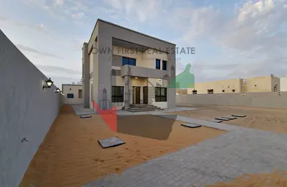 Villa - 4 Bedrooms - 5 Bathrooms for rent in Al Aweer 1 - Al Aweer - Dubai