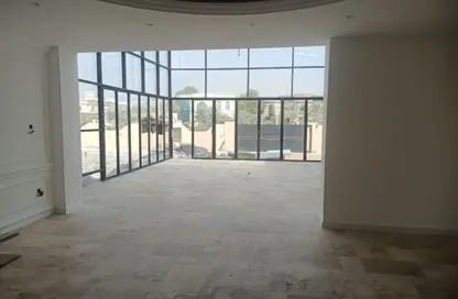 فيلا - 5 غرف نوم - 6 حمامات للبيع في النوف - الشارقة