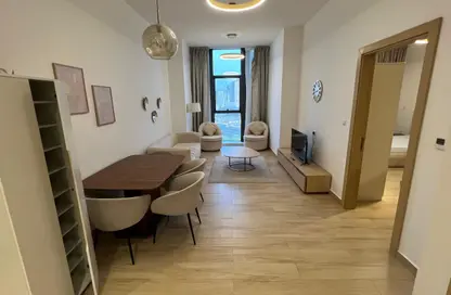 Apartment - 1 Bedroom - 2 Bathrooms for rent in Regina Tower - Jumeirah Village Circle - Dubai