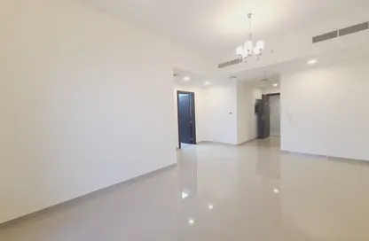 Apartment - 1 Bedroom - 2 Bathrooms for rent in Jumeirah Garden City - Al Satwa - Dubai