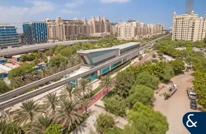 Apartment - 2 Bedrooms - 3 Bathrooms for sale in Al Tamr - Shoreline Apartments - Palm Jumeirah - Dubai