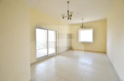 Apartment - 1 Bedroom - 2 Bathrooms for rent in Sunrise Building - Dubai Silicon Oasis - Dubai