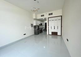 صورةغرفة فارغة لـ: Studio - 1 حمام للكراء في إيلز من دانوب - ارجان - دبي, صورة 1