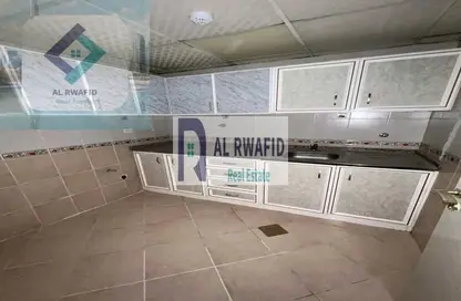 شقة - 2 غرف نوم - 3 حمامات للايجار في مساكن كورنيش عجمان - طريق كورنيش عجمان - عجمان