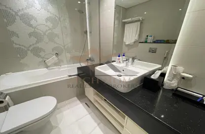 شقة - 2 غرف نوم - 3 حمامات للايجار في ووترز ايدج - الخليج التجاري - دبي