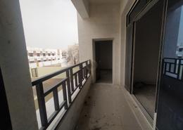صورةشرفة لـ: شقة - 2 غرف نوم - 3 حمامات للكراء في عقدة العامرية - الجيمي - العين, صورة 1