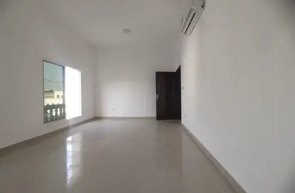 شقة - غرفة نوم - 1 حمام للايجار في بناية المرور - شارع سلطان بن زايد الاول - منطقة المرور - أبوظبي