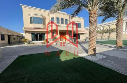 Villa - 5 Bedrooms - 6 Bathrooms for rent in Umm Suqeim 1 - Umm Suqeim - Dubai