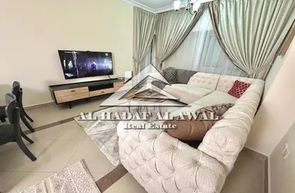 شقة - 2 غرف نوم - 2 حمامات للايجار في شارع التعاون - التعاون - الشارقة