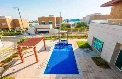 صورة لـ حوض سباحة فيلا - 5 غرف نوم - 6 حمامات للبيع في مارينا سان سات باي - مارينا - أبوظبي ، صورة رقم 1