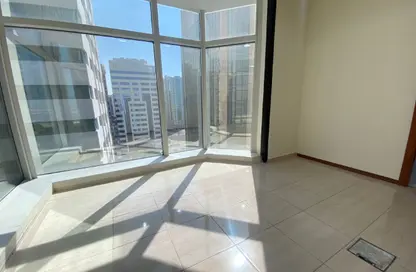 مكتب - استوديو - 4 حمامات للايجار في برج الكورنيش - شارع الكورنيش - أبوظبي