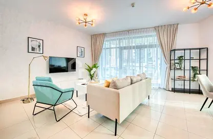 Living Room image for: Apartment - 1 Bedroom - 2 Bathrooms for rent in Sanibel Tower - Park Island - Dubai Marina - Dubai, Image 1