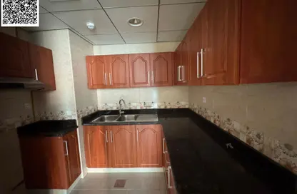 شقة - 2 غرف نوم - 2 حمامات للايجار في برج الكورنيش - طريق كورنيش عجمان - عجمان