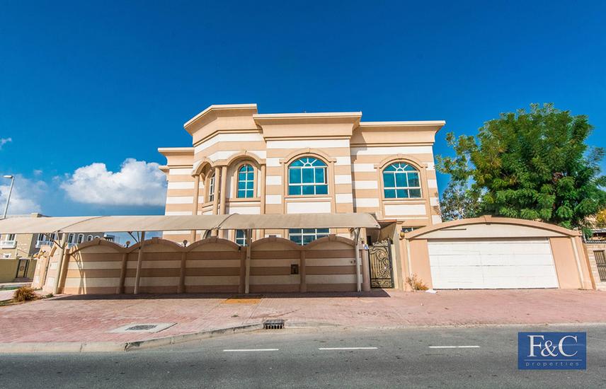 Villa for Rent in Al Barsha 2 Villas 7 BR+Service BlockClose to Park And Barsha Mall