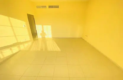 Apartment - 2 Bedrooms - 2 Bathrooms for rent in Shabiya 11 - Shabiya - Mussafah - Abu Dhabi