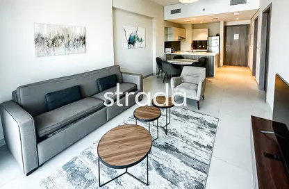 Living / Dining Room image for: Apartment - 1 Bedroom - 2 Bathrooms for rent in SOL Avenue - Business Bay - Dubai, Image 1