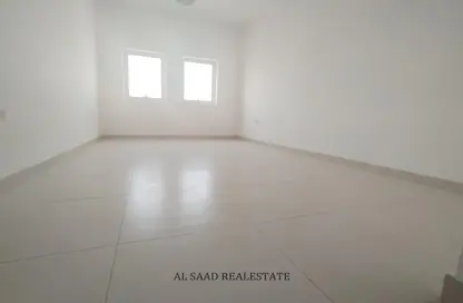 Empty Room image for: Apartment - 2 Bedrooms - 2 Bathrooms for rent in Hai Al Madheef - Central District - Al Ain, Image 1