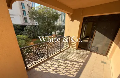 شقة - 2 غرف نوم - 2 حمامات للايجار في كمون 4 - كمون - دبي القديمة - وسط مدينة دبي - دبي