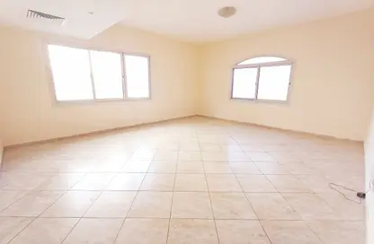 شقة - 2 غرف نوم - 2 حمامات للايجار في شارع 64 ​ - النهدة - الشارقة