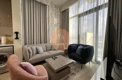 Living Room image for: Apartment - 1 Bedroom - 1 Bathroom for rent in Azizi Riviera 31 - Meydan One - Meydan - Dubai, Image 1