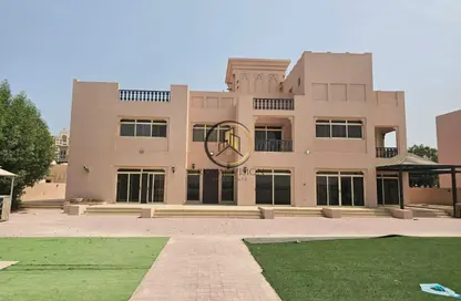 فيلا - 5 غرف نوم - 5 حمامات للايجار في تاون هاوسز قرية الحمرا - قرية الحمرا - رأس الخيمة
