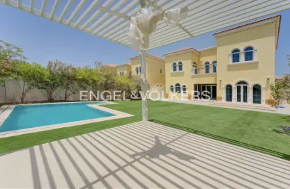 Villa - 3 Bedrooms - 3 Bathrooms for rent in Jumeirah Park - Dubai