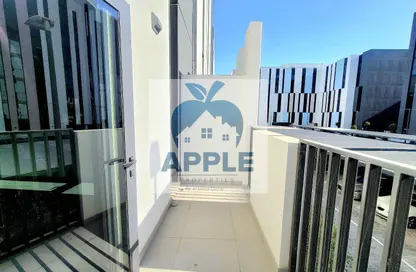 Apartment - Studio - 1 Bathroom for rent in The Link - East Village - Aljada - Sharjah