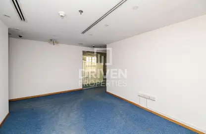 Empty Room image for: Office Space - Studio - 1 Bathroom for rent in Building 72 - Dubai Healthcare City - Dubai, Image 1