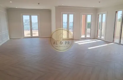Villa - 5 Bedrooms - 5 Bathrooms for rent in Sur La Mer - La Mer - Jumeirah - Dubai