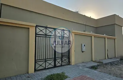 Villa - 4 Bedrooms - 2 Bathrooms for rent in Al Kharran - Ras Al Khaimah