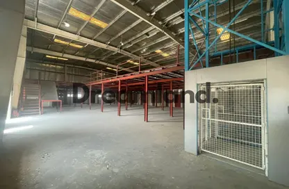 Warehouse - Studio - 2 Bathrooms for rent in Al Qusais Industrial Area 5 - Al Qusais Industrial Area - Al Qusais - Dubai