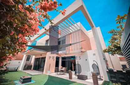 Villa - 5 Bedrooms - 6 Bathrooms for sale in West Yas - Yas Island - Abu Dhabi