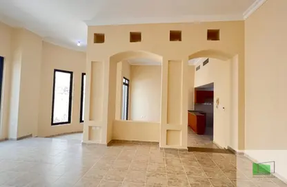 Villa - 4 Bedrooms - 6 Bathrooms for rent in Khalidiya Village - Al Khalidiya - Abu Dhabi