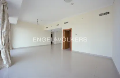 Apartment - 3 Bedrooms - 5 Bathrooms for rent in Ocean Heights - Dubai Marina - Dubai